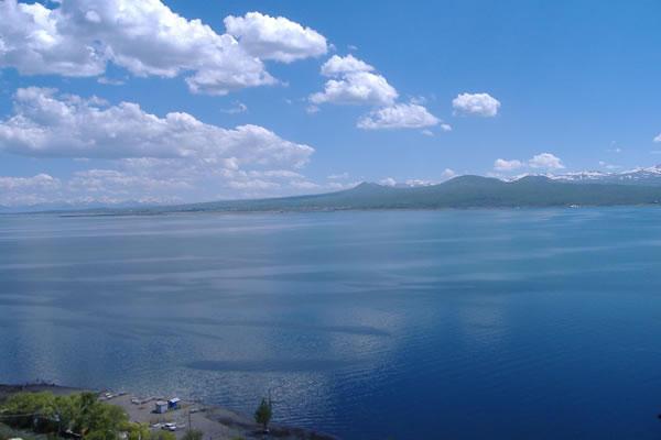 セヴァン湖