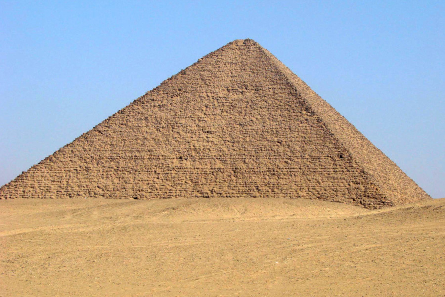 スネフェル王の赤のピラミッド（ダハシュール）
